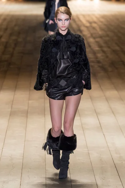 Look 7